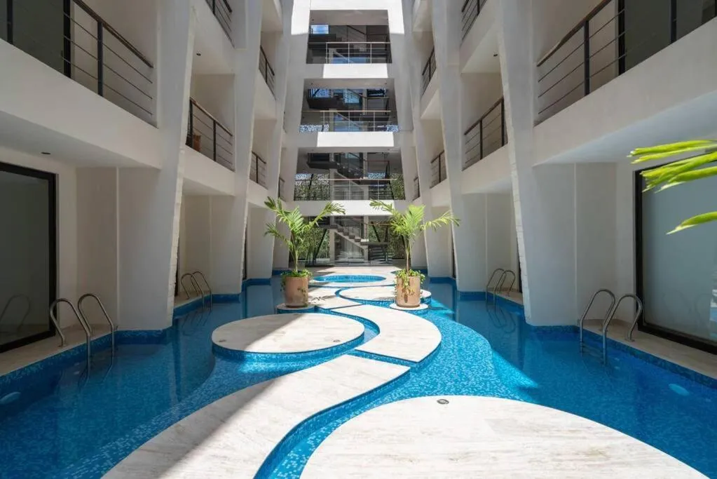 Image 2 of AKUA Premium Stress-Free Retreat
