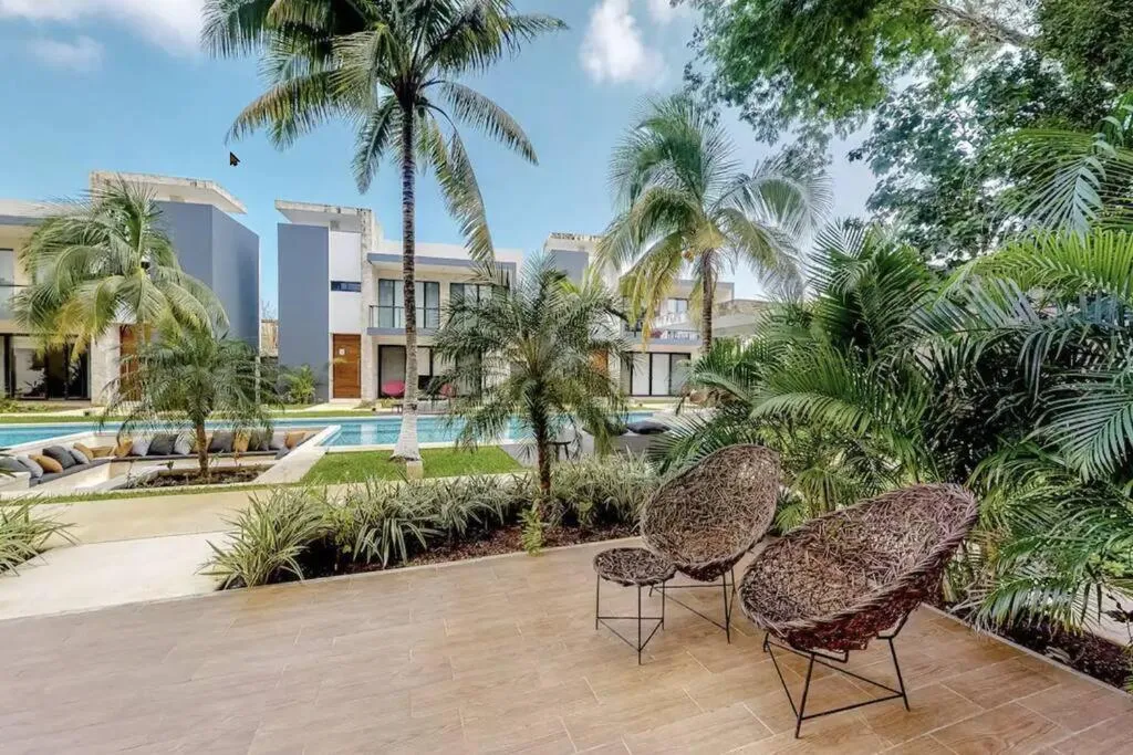 Image of Contemporary poolside Condo, Wi-Fi – Paraiso Kaanal 101