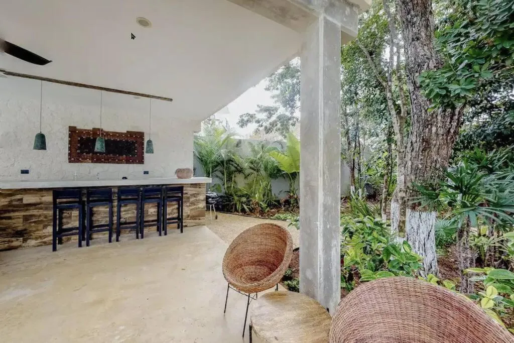 Image 6 of Contemporary poolside Condo, Wi-Fi – Paraiso Kaanal 101