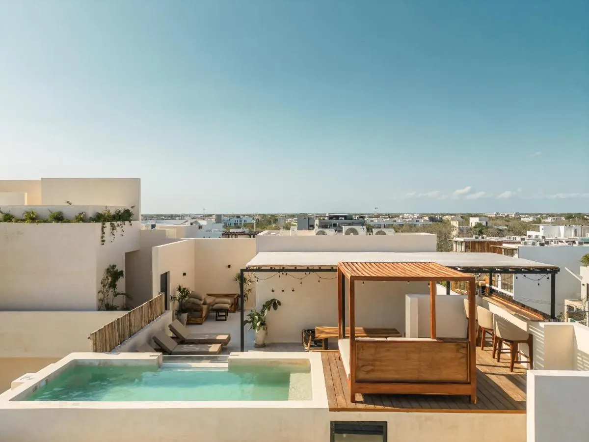 Image 5 of Deluxe 2-Story Penthouse Pool & BBQ Rooftop