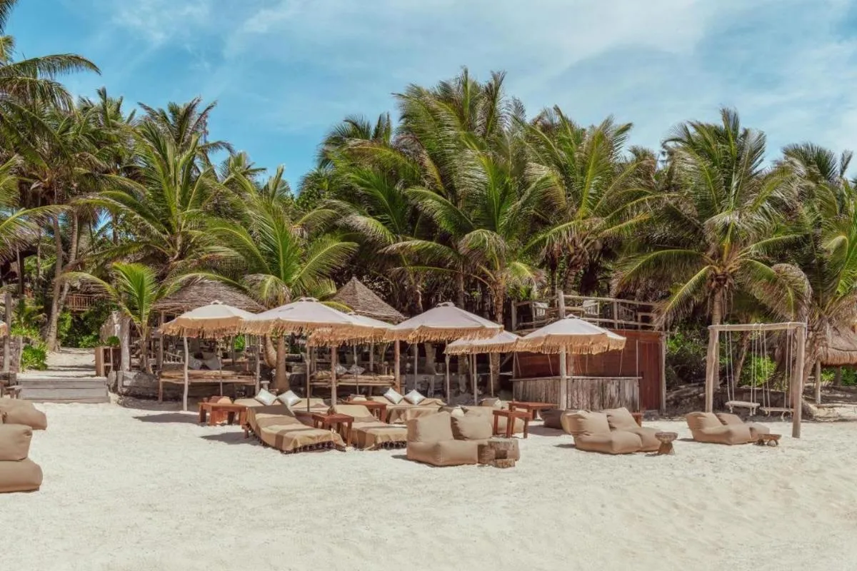 Image 5 of Dorian Gray – Pool & Beach Club Access & 300mbps WIFI
