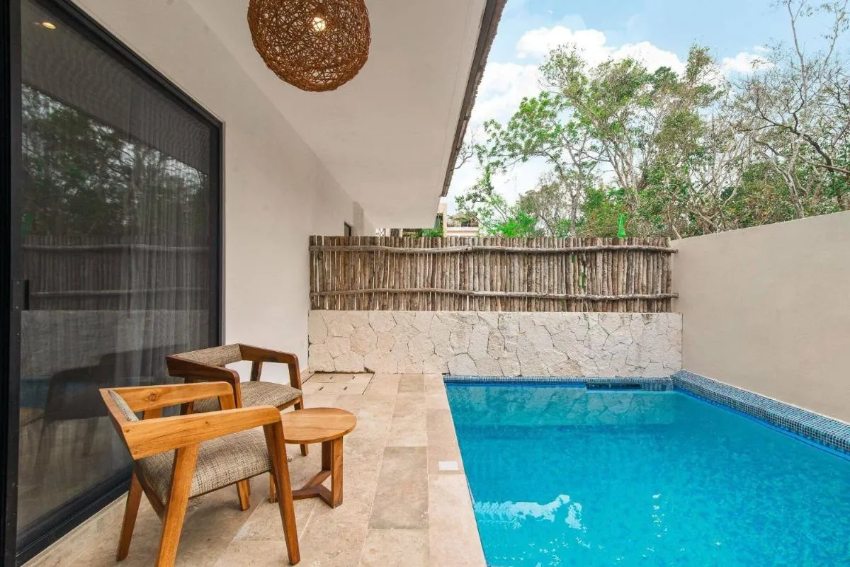 Image 3 of Great Located 1 Bedroom with private Pool and Gym