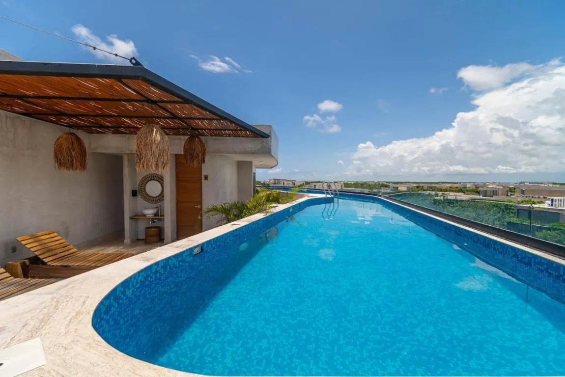 Image of King Suite with Rooftop Pool, Sauna, Gym, Parking