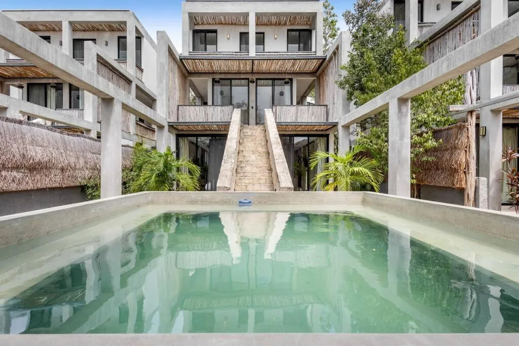 Image 2 of LUX Toh Villa, Rooftop Pool, Wifi, Transport