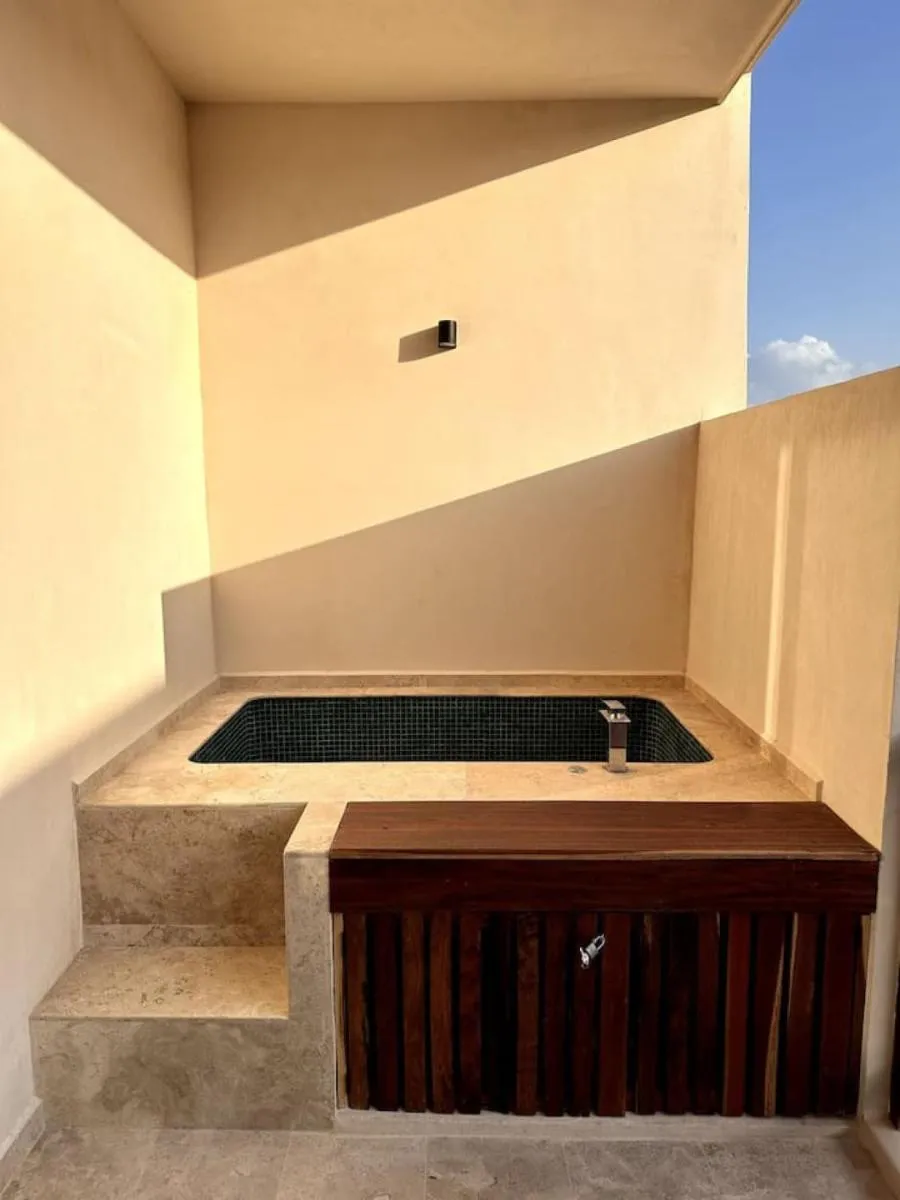 Image 5 of Luxury 2 story Penthouse La Veleta 3Br jacuzzi