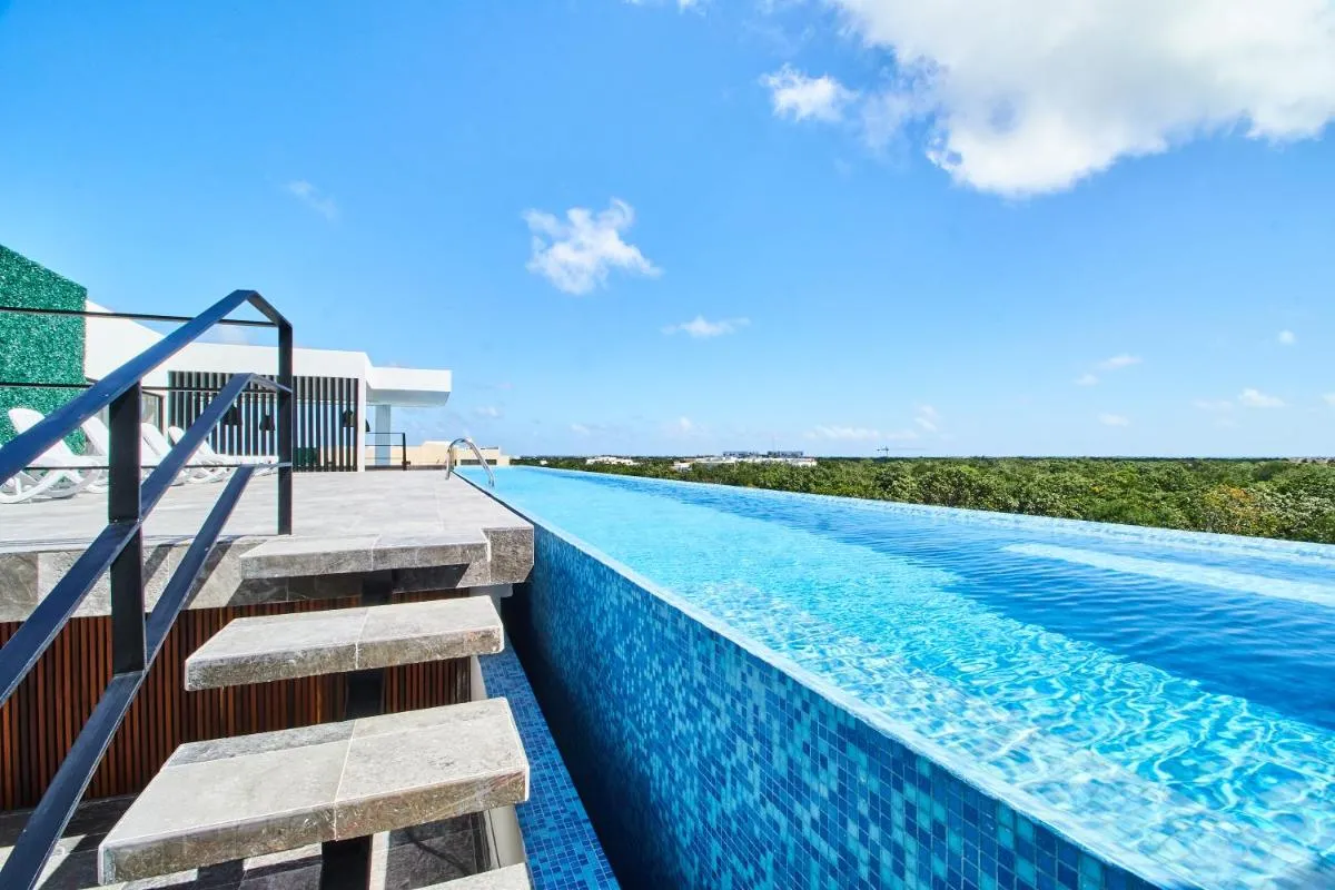 Image 3 of Luxury Penthouse with Private Pool