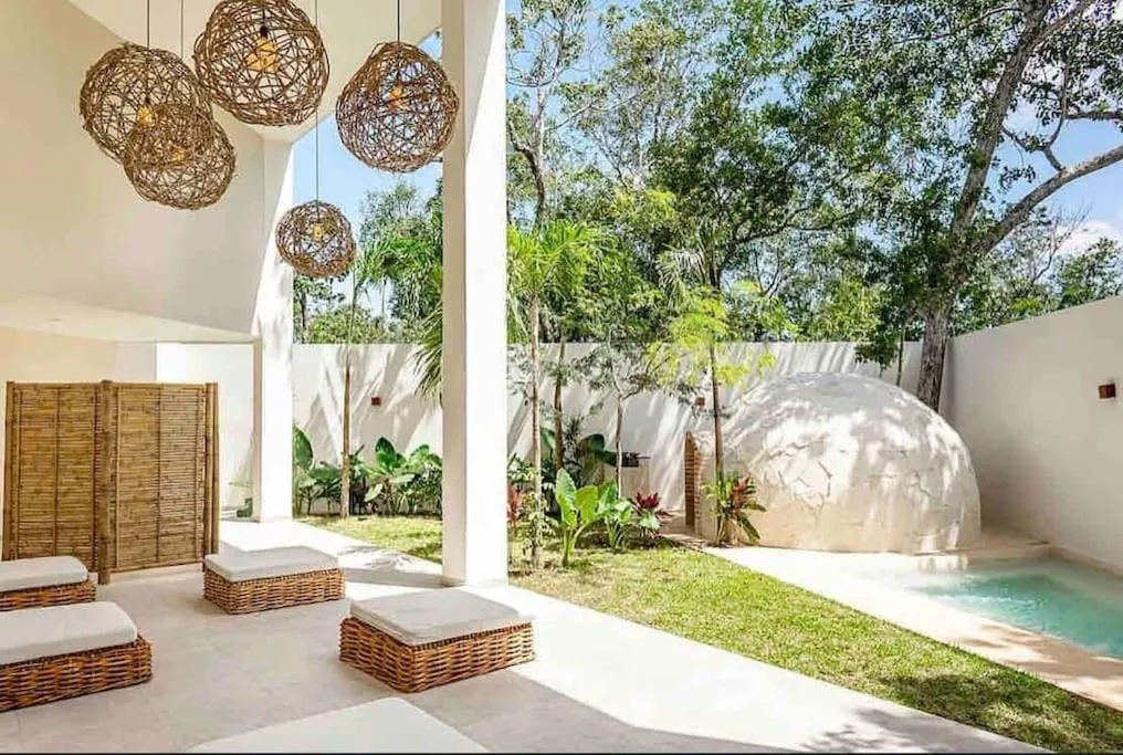 Image 6 of Near Beach+Jungle Views. King bed+220 megs+2 bikes