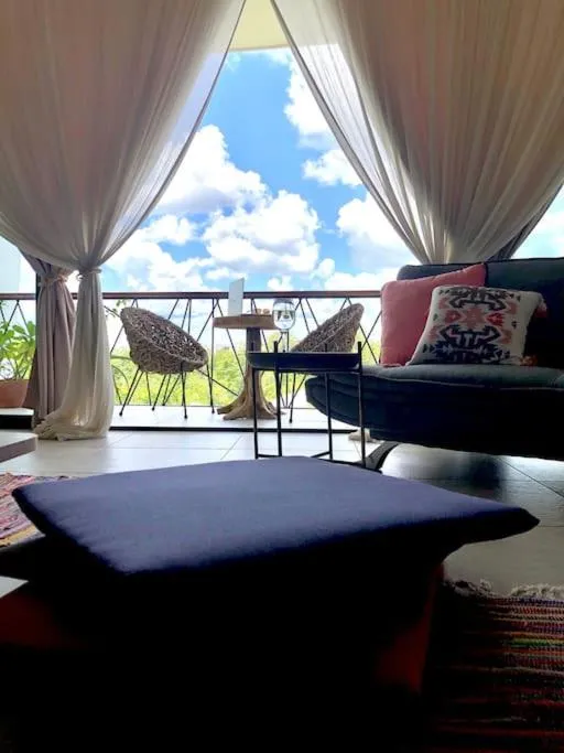 Image 3 of Near Beach+Jungle Views. King bed+220 megs+2 bikes