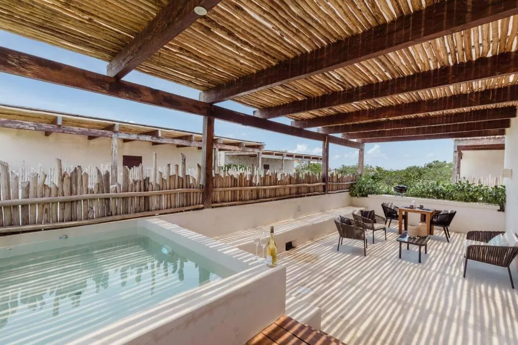 Image 3 of Nice and Cozy PH with Private Pool