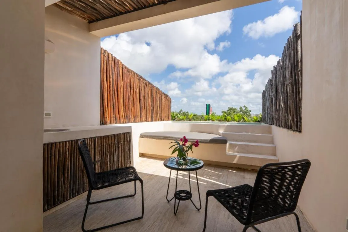 Image of Sapphire – 2 floors condo with private roof and pool & beach club access