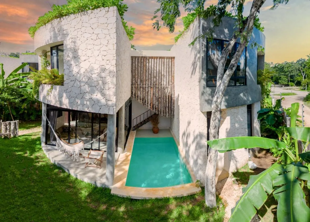 Image 4 of Tropical Bohemian Villa – 2 Pv Pools – Concierge 3A – 3B