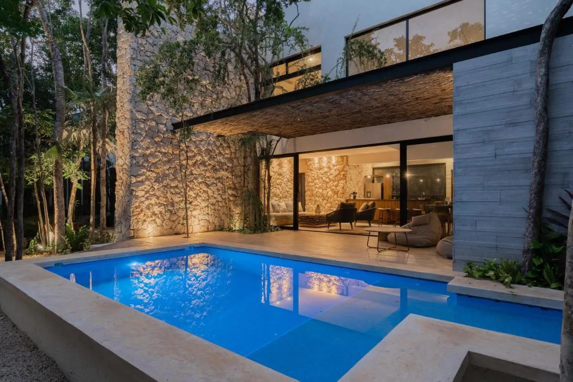 Image of Twelve O’Clock – Luxury Villas