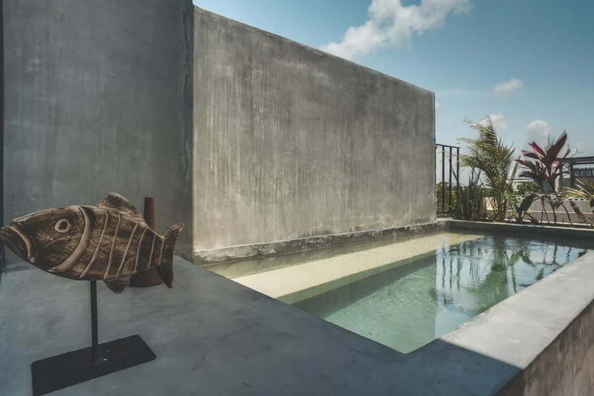 Image 2 of Urbano by Sundara