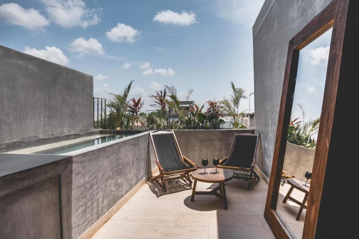 Image 4 of Urbano by Sundara
