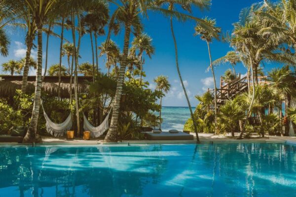 Jashita Hotel beach